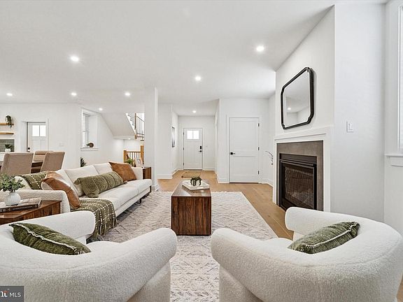 3rd image of 25 N Ridge Ave Unit B