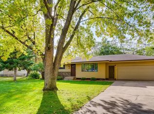7836 Woodlawn Dr, Mounds View, MN 55112