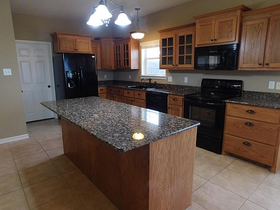 3rd image of 6017 Maravillas St