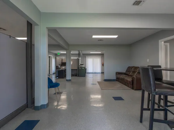310 Pfeil Rd, Cibolo, TX 78108