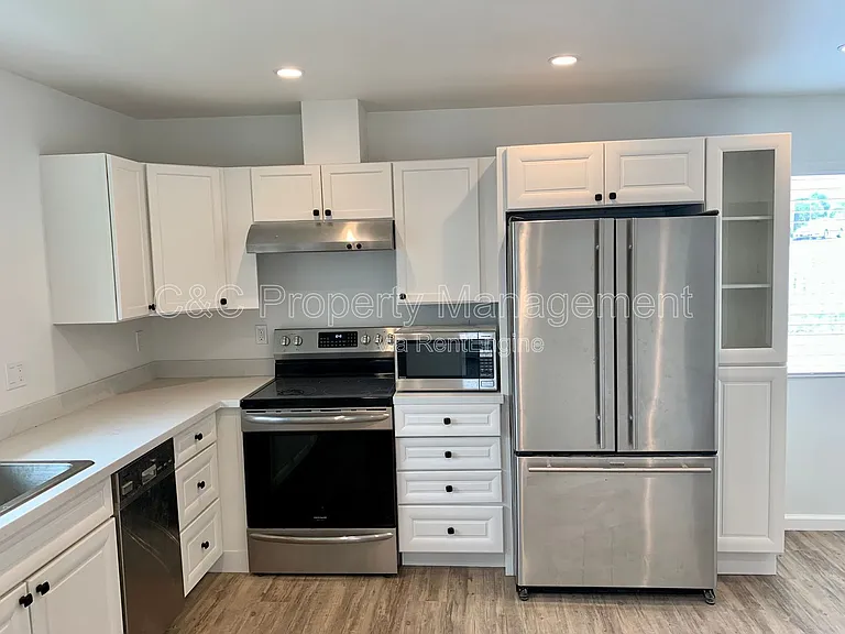 628 Eardley Ave — Photo 6