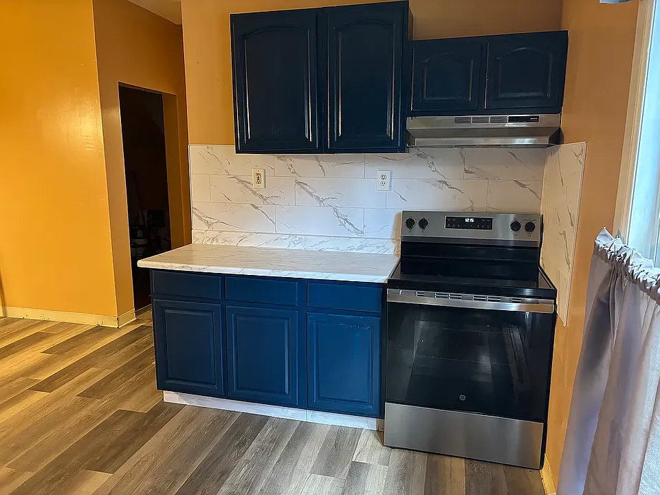 21 Edgewood St #1S