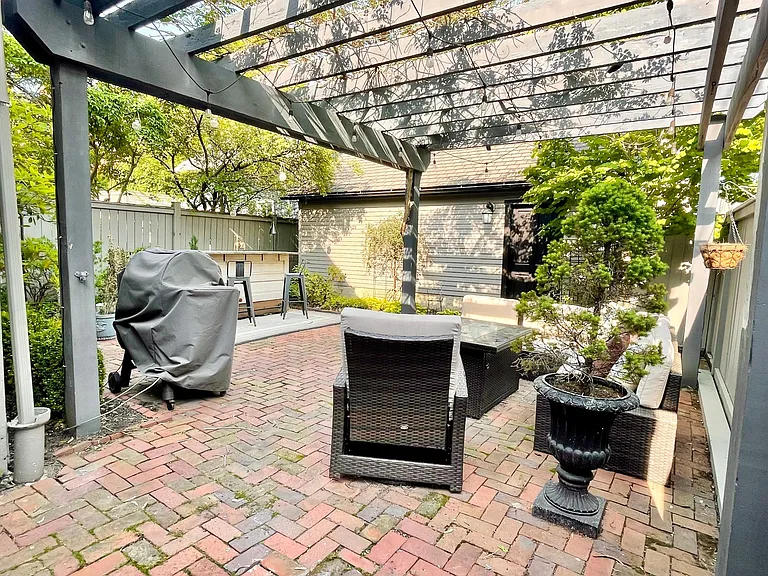 1070 City Park Ave — Photo 39