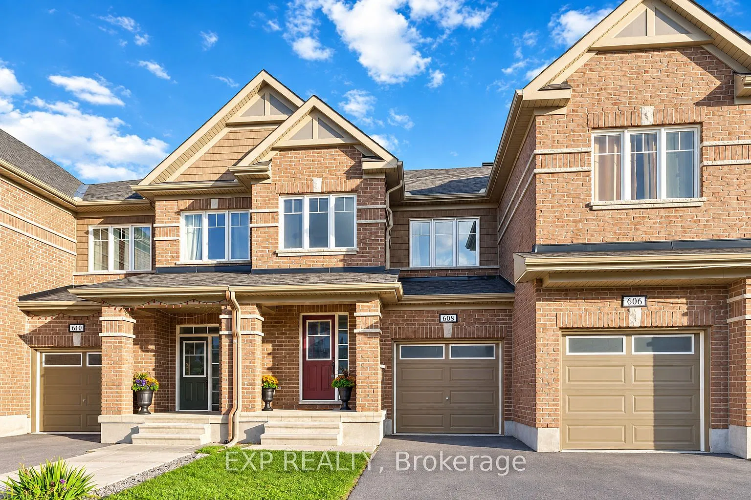 3 bed, $2,700 — Photo 1