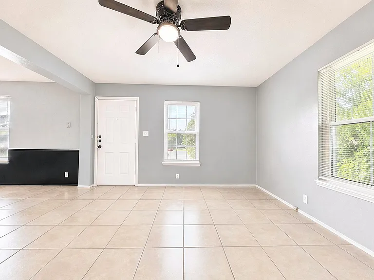 4614 Gurley Ave — Photo 6