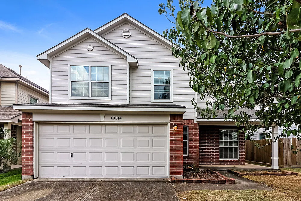 4 bed, 2.5 bath, 2174 sqft, $2,255 — Photo 1