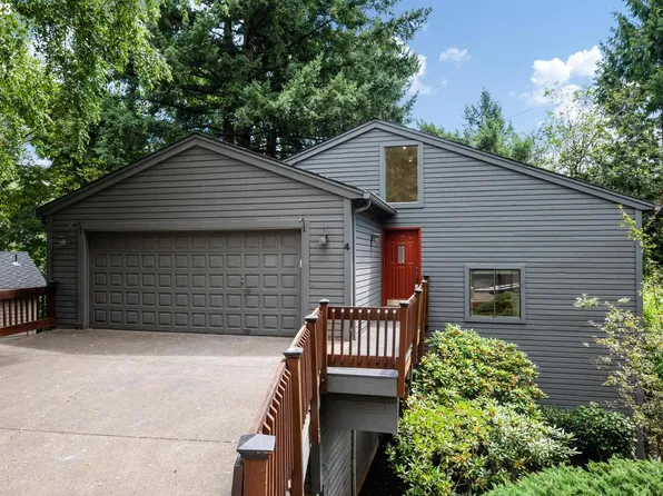 4 Adams Ct, Lake Oswego, OR 97035