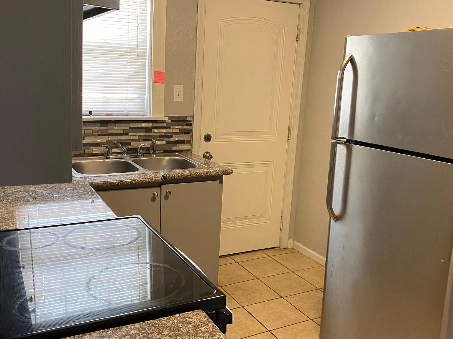 1 bed, 500 sqft, $800 — Photo 3