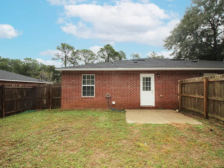 6845 Roundup Ln — Photo 16