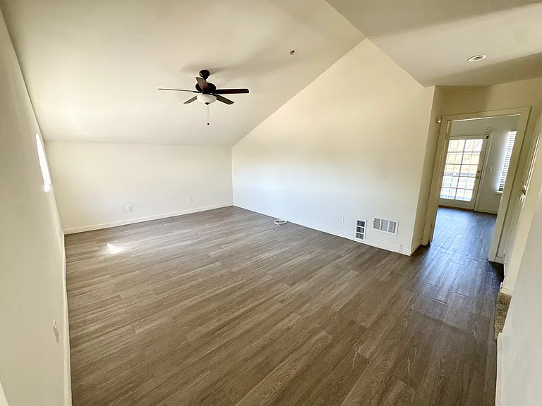 21235 Windsong St — Photo 15
