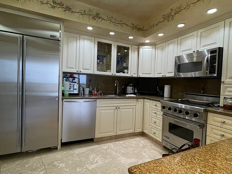 20281 E Country Club Dr — Photo 11