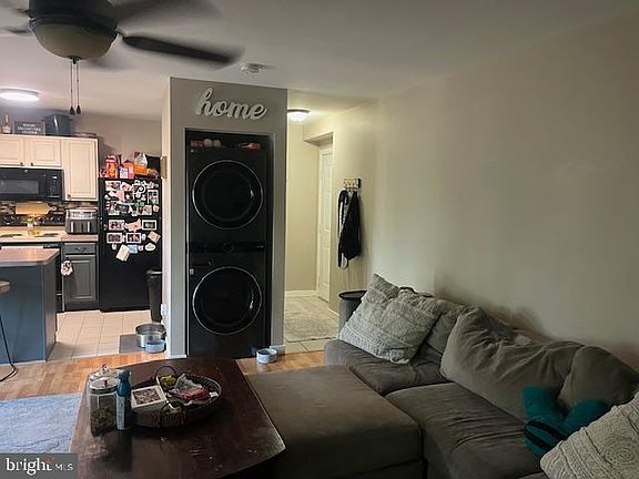 3rd image of 3908 Eastview Ln #3908