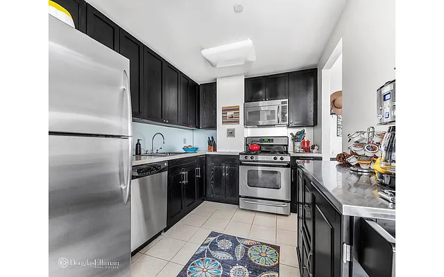 Rented by Douglas Elliman | media 20