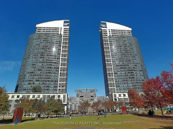 38 Lee Centre Dr Unit 1610, Toronto, ON M1H 3J7