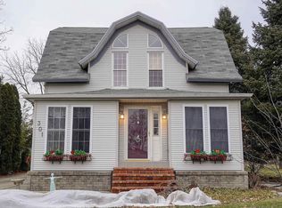 301 Galena Rd, Janesville, WI 53548