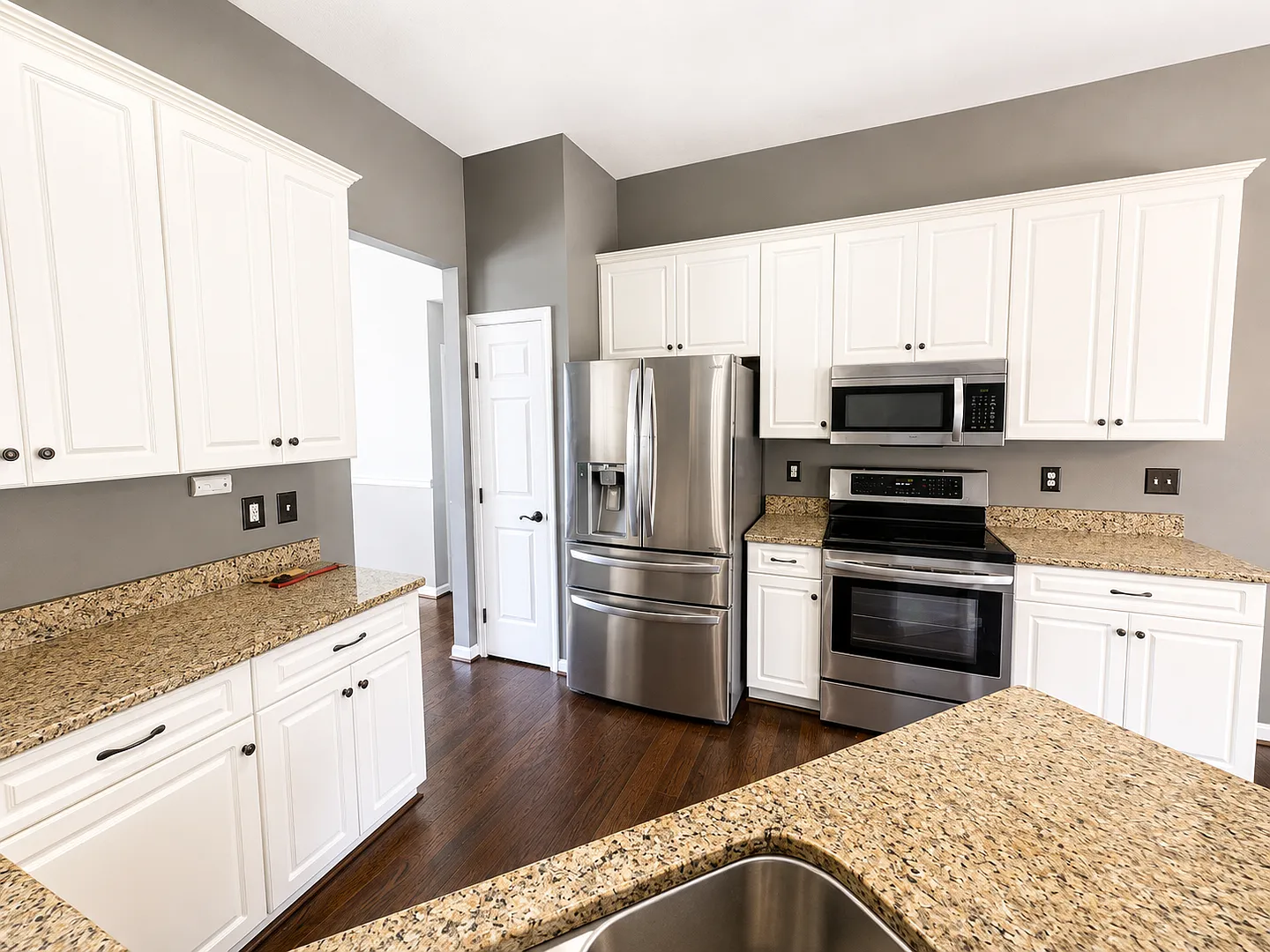 Charming 3-Bedroom Ranch in Greer's Coveted Neighborhood — Photo 4