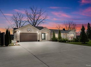 4075 Barr Rd, Canton, MI 48188