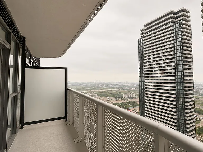 8 Interchange Way #3501 — Photo 20