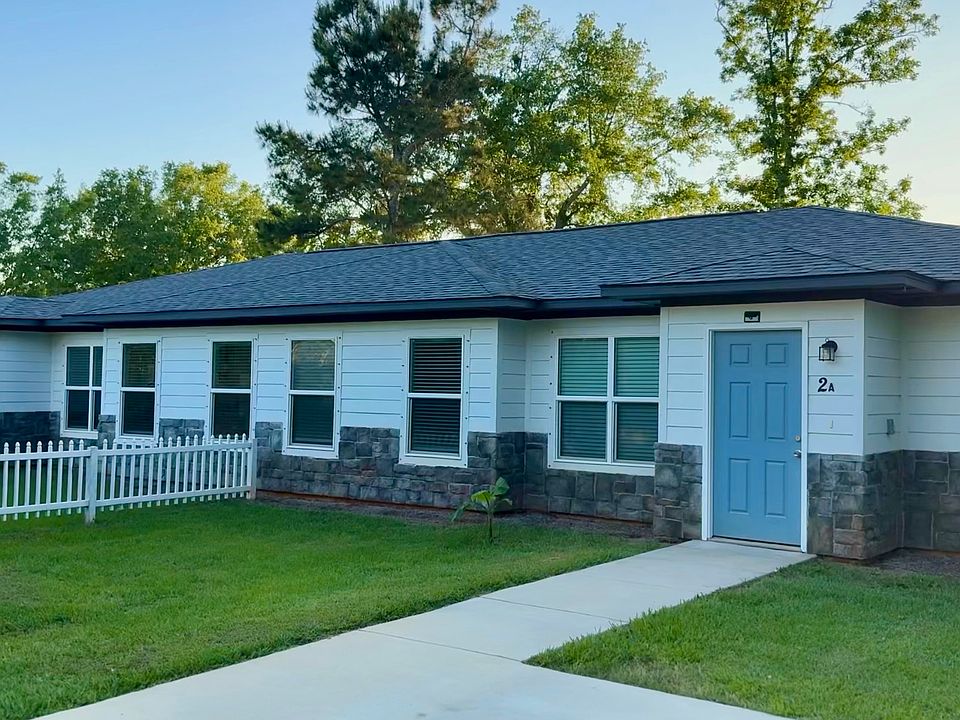 1st image of 2 Canterberry Cir #A