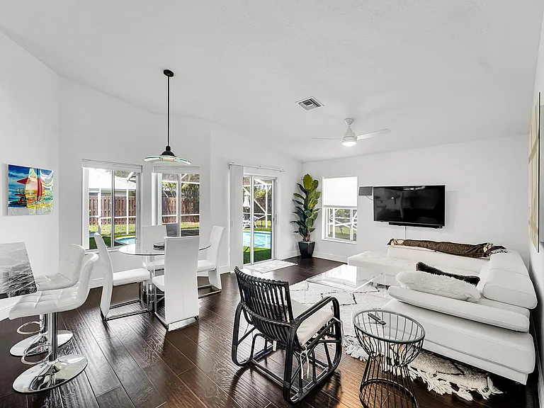 945 Sunflower Ave — Photo 4