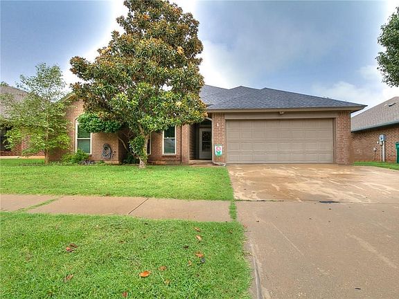 NIce curb appeal
