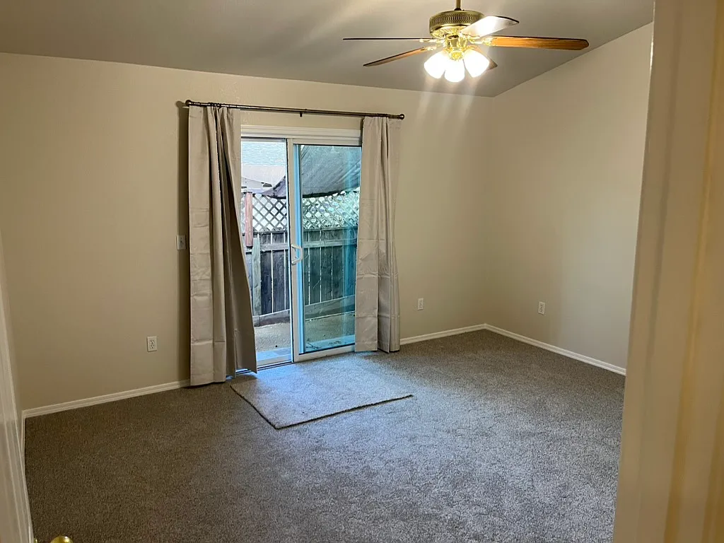 2 bed, 1000 sqft, $2,400 — Photo 2
