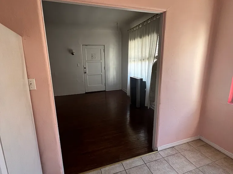 621 N Coronado St — Photo 13