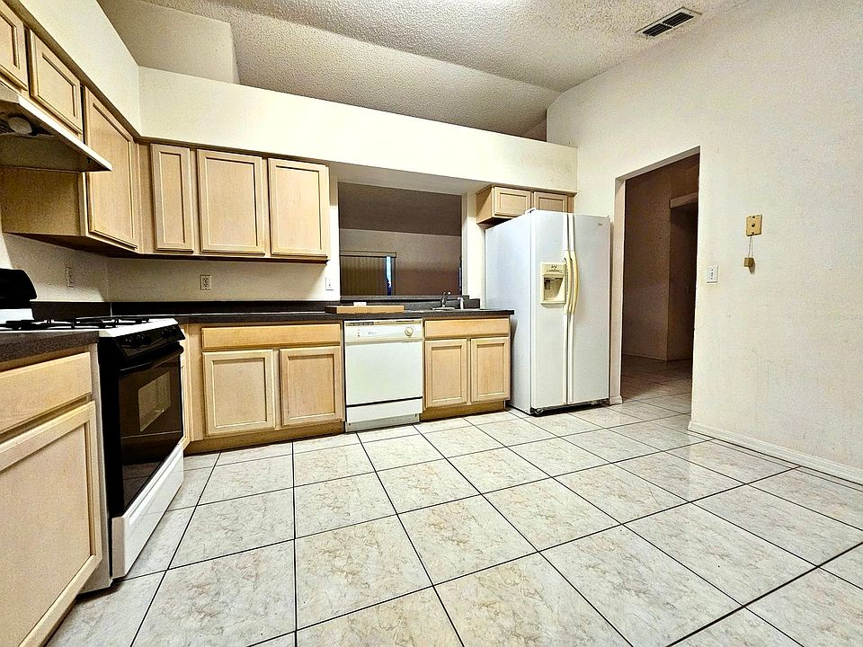 1st image of 13345 Pinyon Dr
