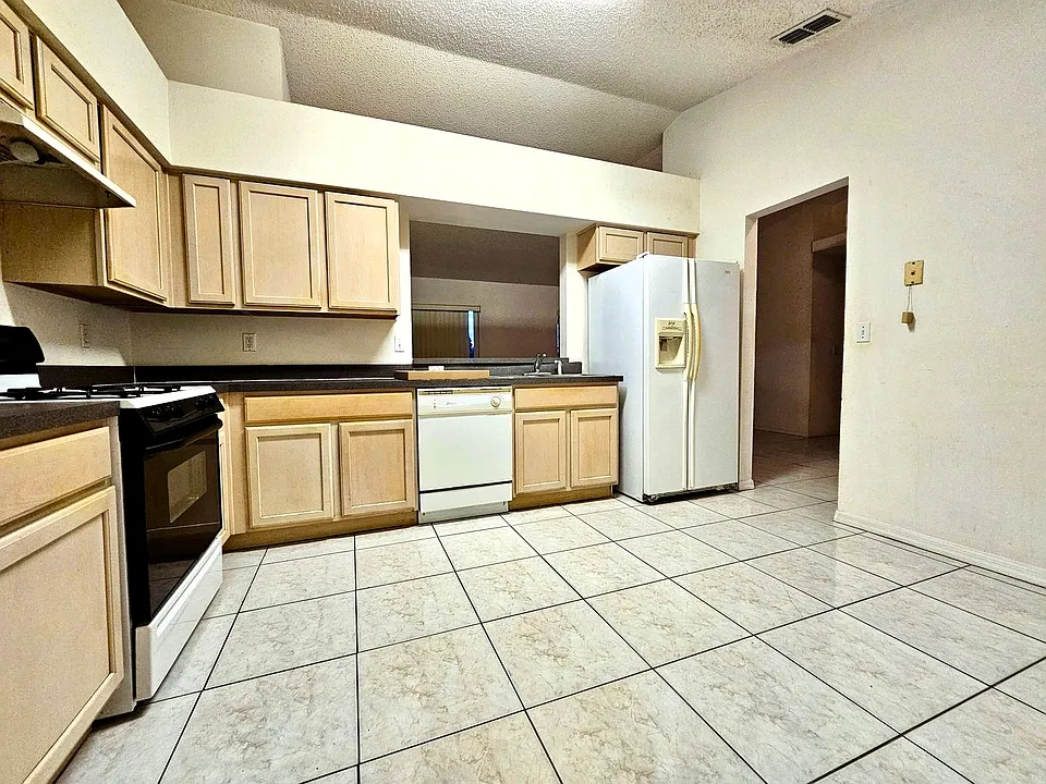 13345 Pinyon Dr