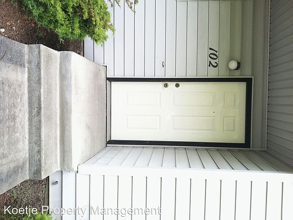 2nd image of 1298 SE 4th Ave APT 102