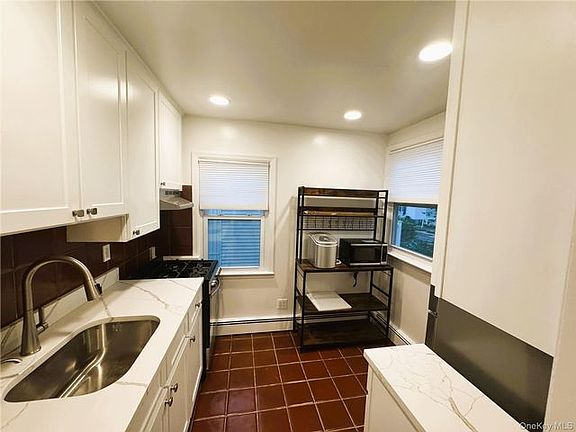 2nd image of 547 Walnut St
