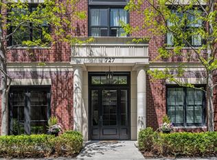 727 N McKinley Rd #100, Lake Forest, IL 60045