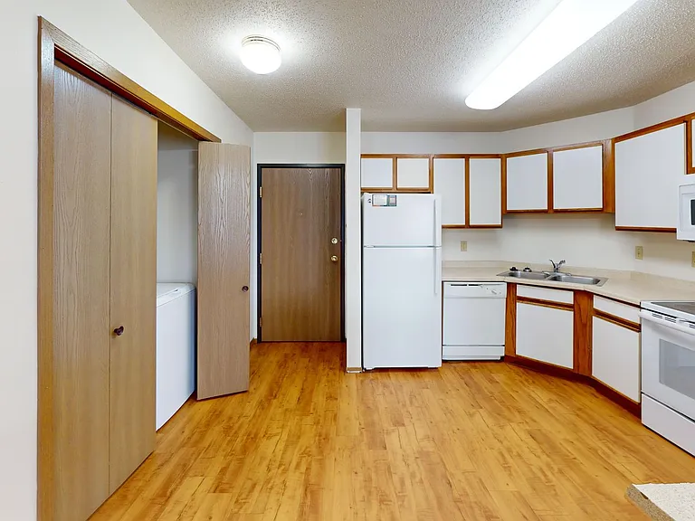 Archway Apartments — Photo 11