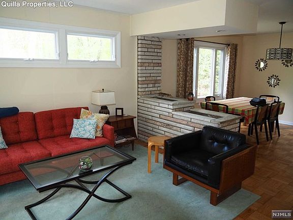 5th image of 177 Dyer Ave