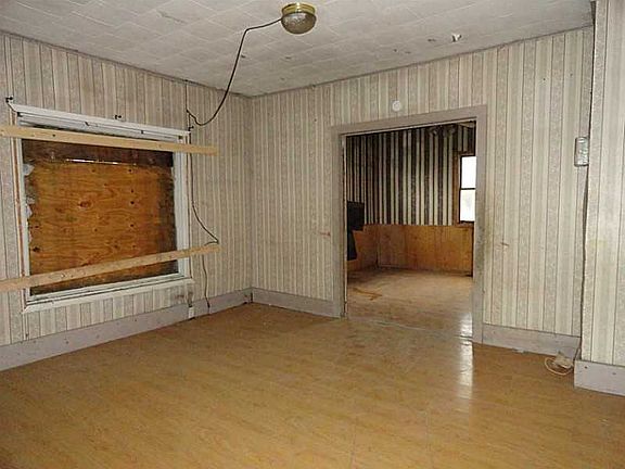 2nd image of 1053 Township Road 31 N