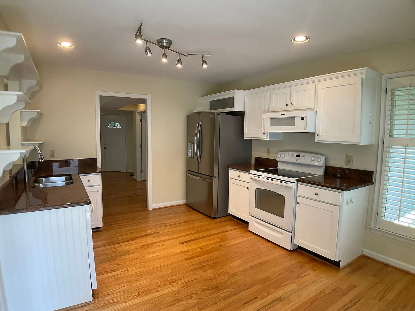 3 bed, 2 bath, 1 Level Living in Desirable Kirkwood! — Photo 3