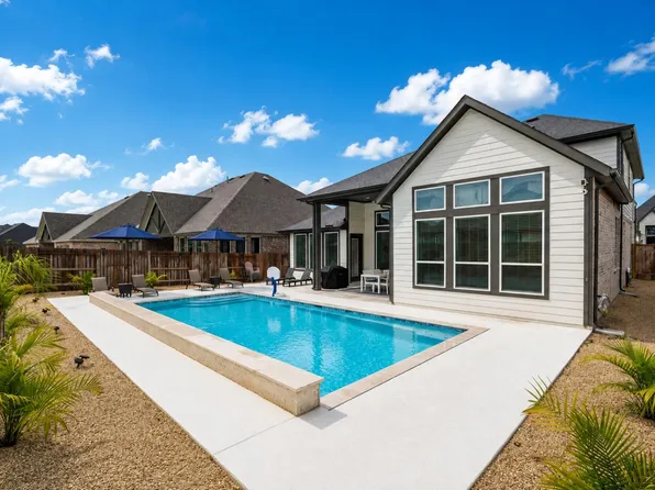 323 Blue River Trl, Rosenberg, TX 77471