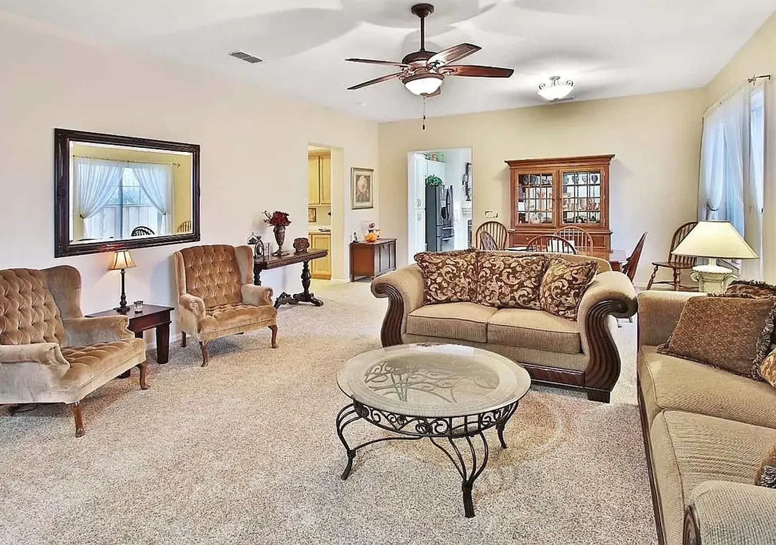 Spacious 4-Bedroom Home in Desirable Tracy Neighborhood! — Photo 3