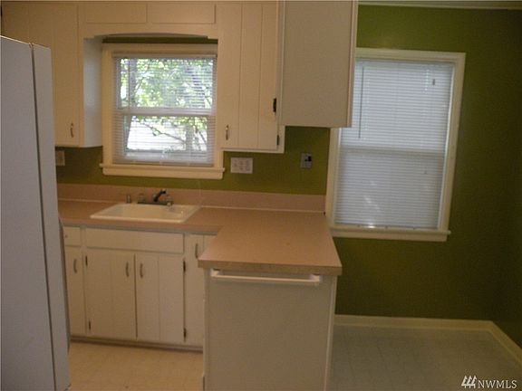 5th image of 5020 E B St