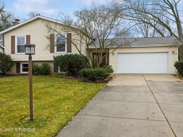 1021 Ironwood Ave, Darien, IL 60561