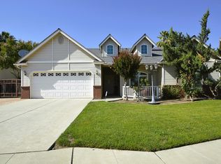2976 E Christopher Dr, Fresno, CA 93720