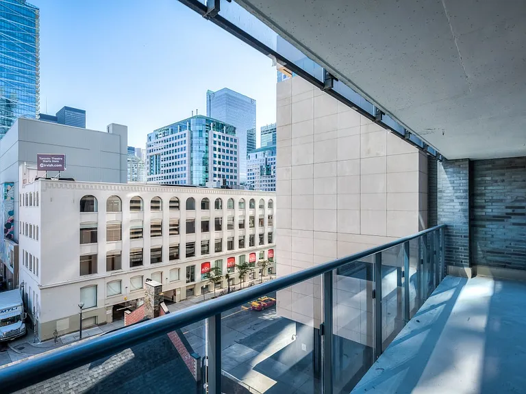 295 Adelaide St W #514 — Photo 17