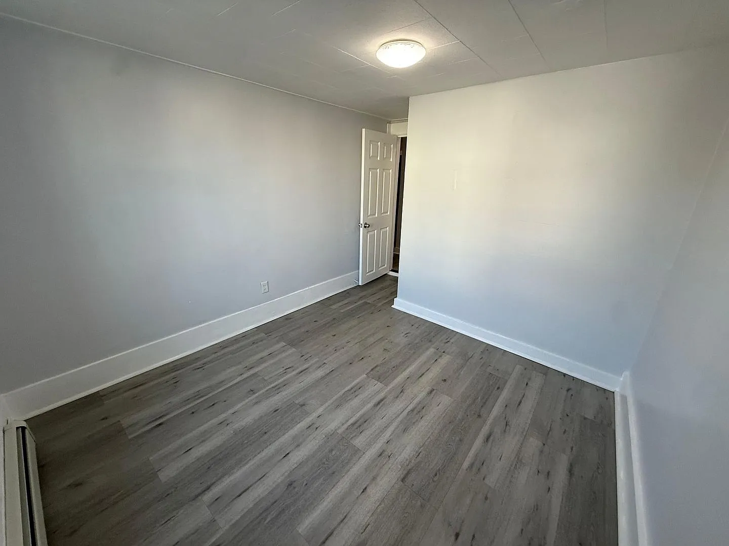 573 Main Street — Photo 3