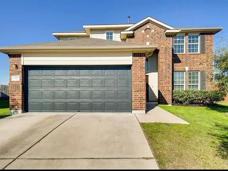 117 Mollie Dr — Photo 1