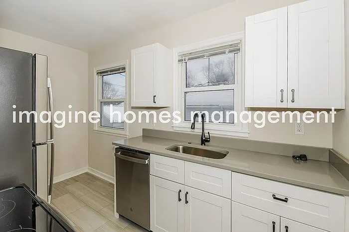 3 bed, 1.0 bath, 1439 sqft, $2,499 — Photo 4