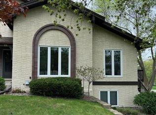 1870 Eagle Ridge Dr APT 15, Mendota Heights, MN 55118