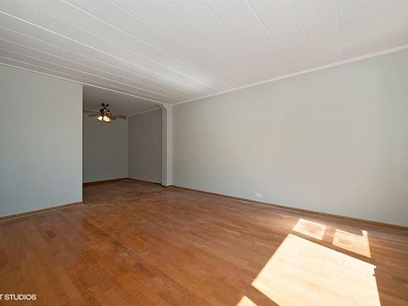 4th image of 331 W Oakdale Ave
