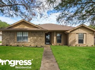 1317 Bryant St, Benbrook, TX 76126