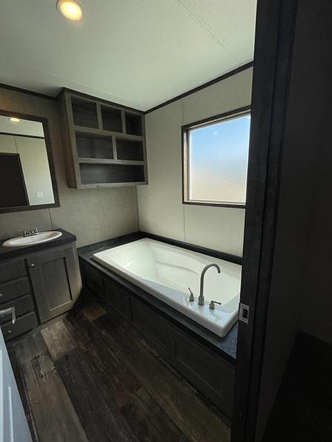 1st image of 516 Pine Aly