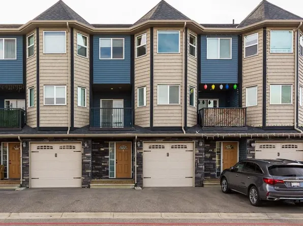 877 E Mount Sundance Mnr W, Lethbridge, AB T1J 1X5